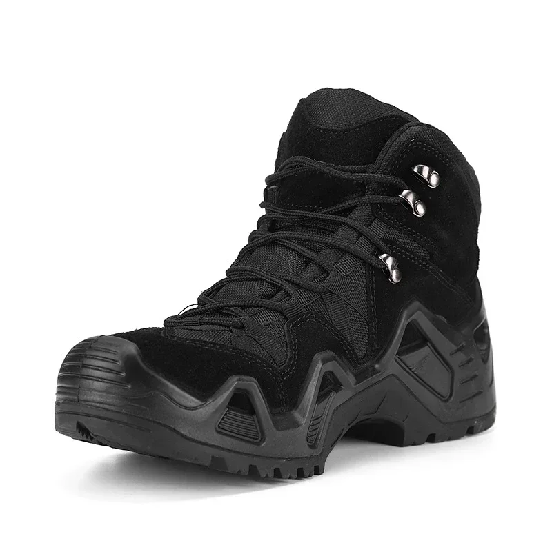 Chaussures de randonnée militaire